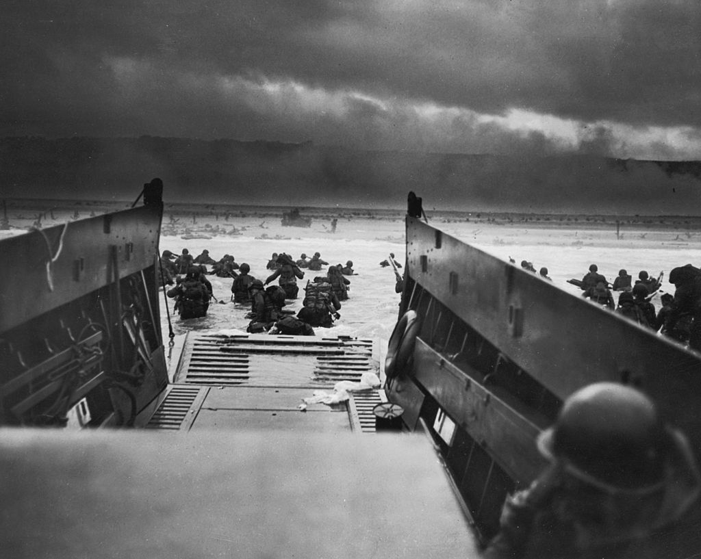 Troops landing on the beach at Normandy