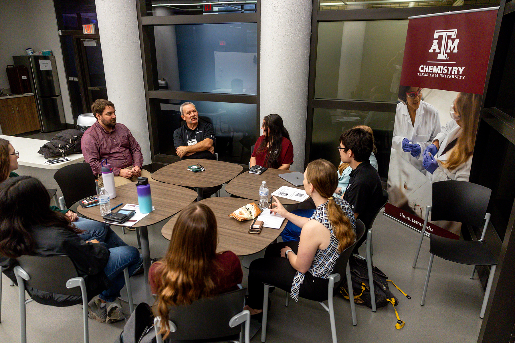 Dr. Bob English (’01) connects with students during a breakout session, offering firsthand advice from his career in technical support and industry leadership.